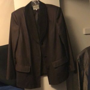 Suites and dress pants they all have liners and has been worn once